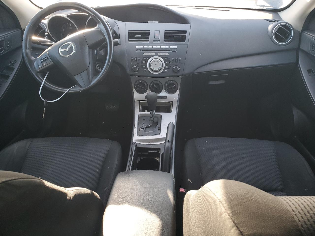 JM1BL1UG2B1394675 2011 Mazda 3 I