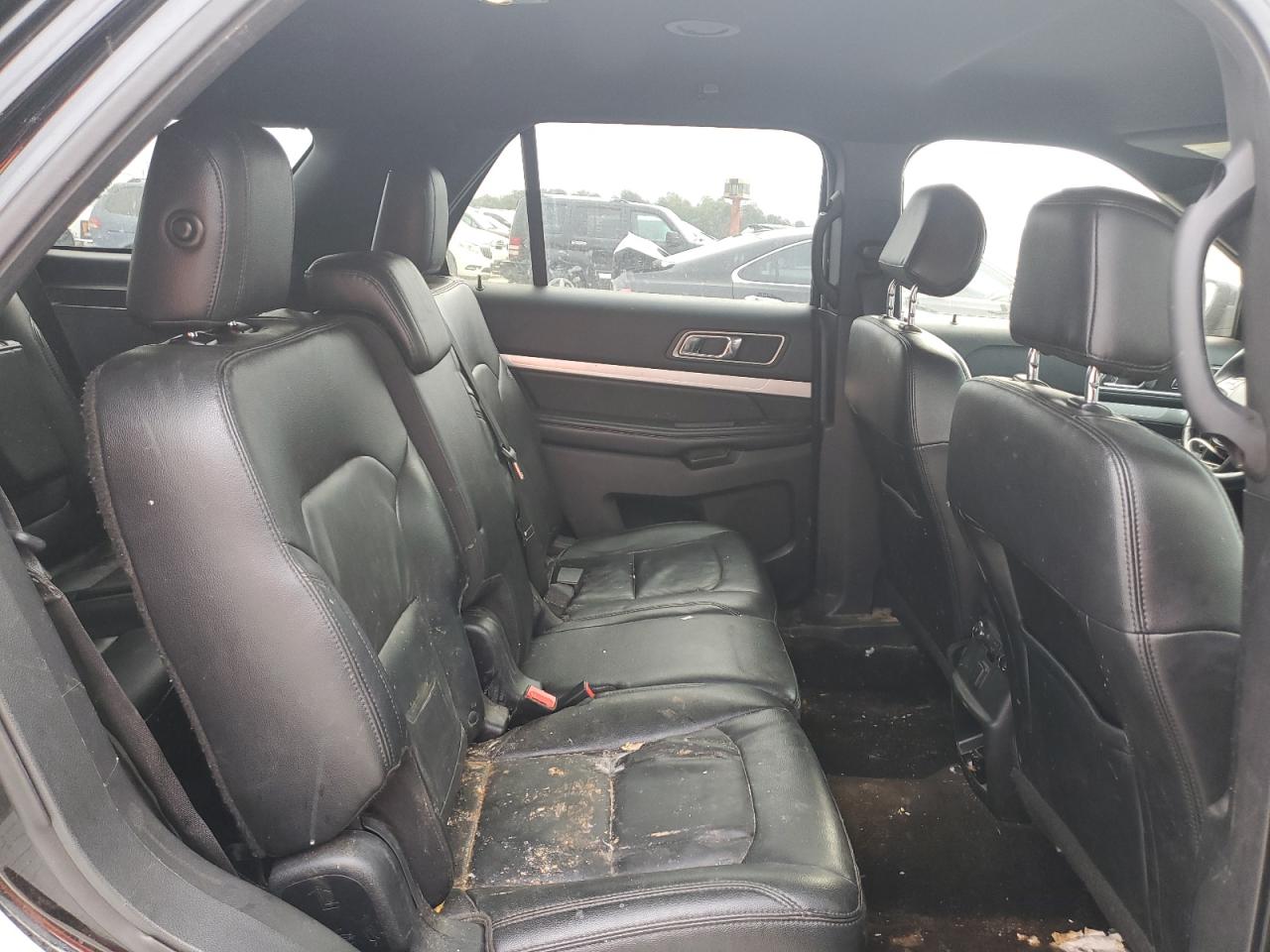 2016 Ford Explorer - Image 11