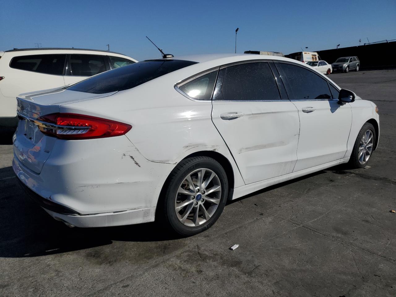 VIN 3FA6P0H70HR370454 2017 FORD FUSION no.3