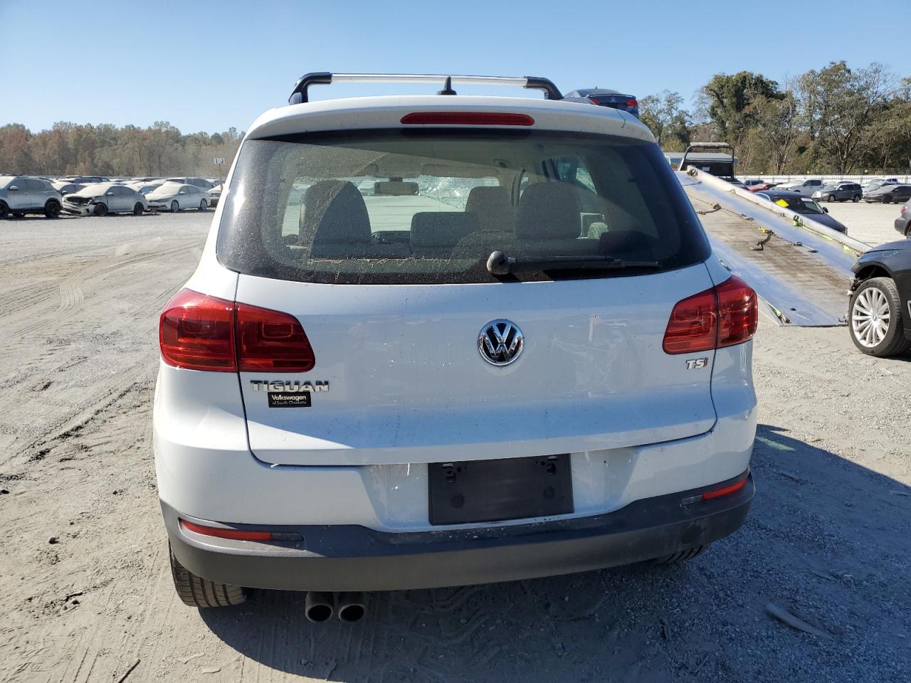 2017 Volkswagen Tiguan - Image 6