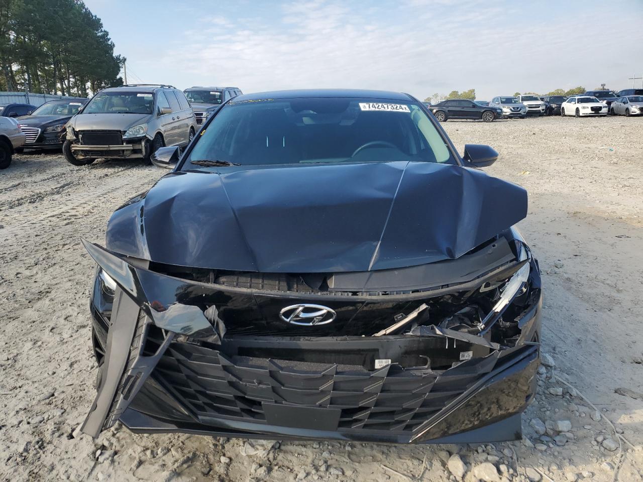 2023 Hyundai Elantra - Image 5