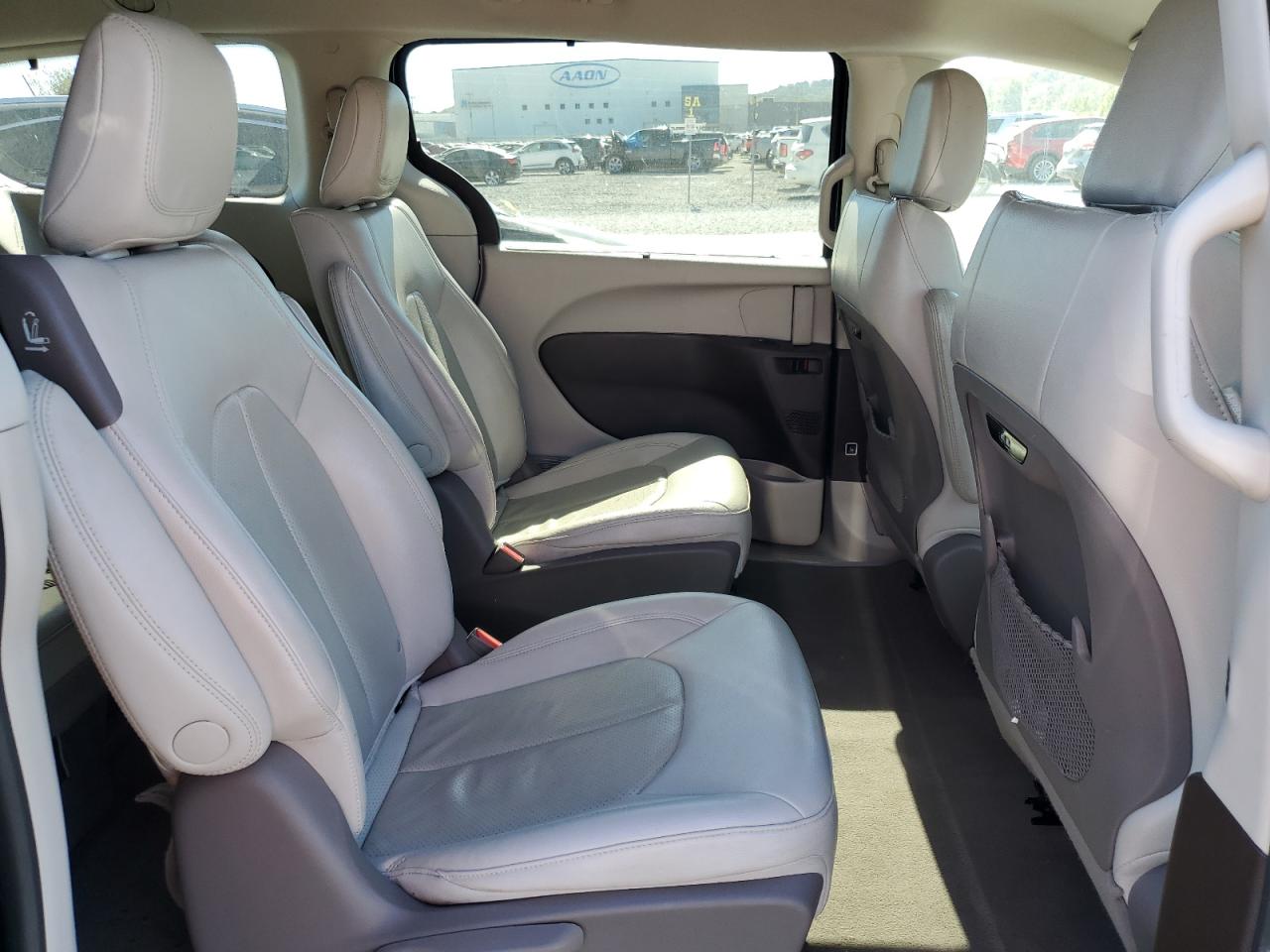2021 Chrysler Pacifica - Image 11