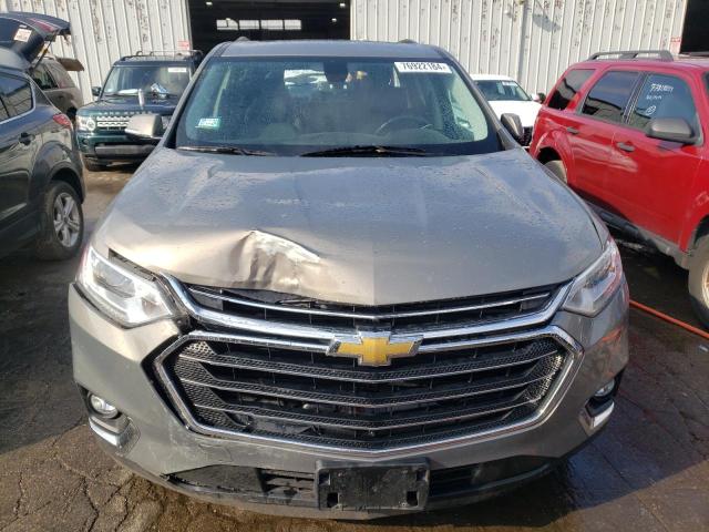  CHEVROLET TRAVERSE 2018 Серый