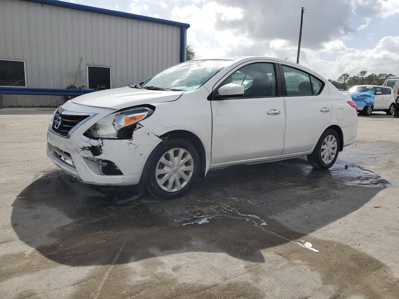 VIN 3N1CN7AP4KL867753 2019 NISSAN VERSA no.1