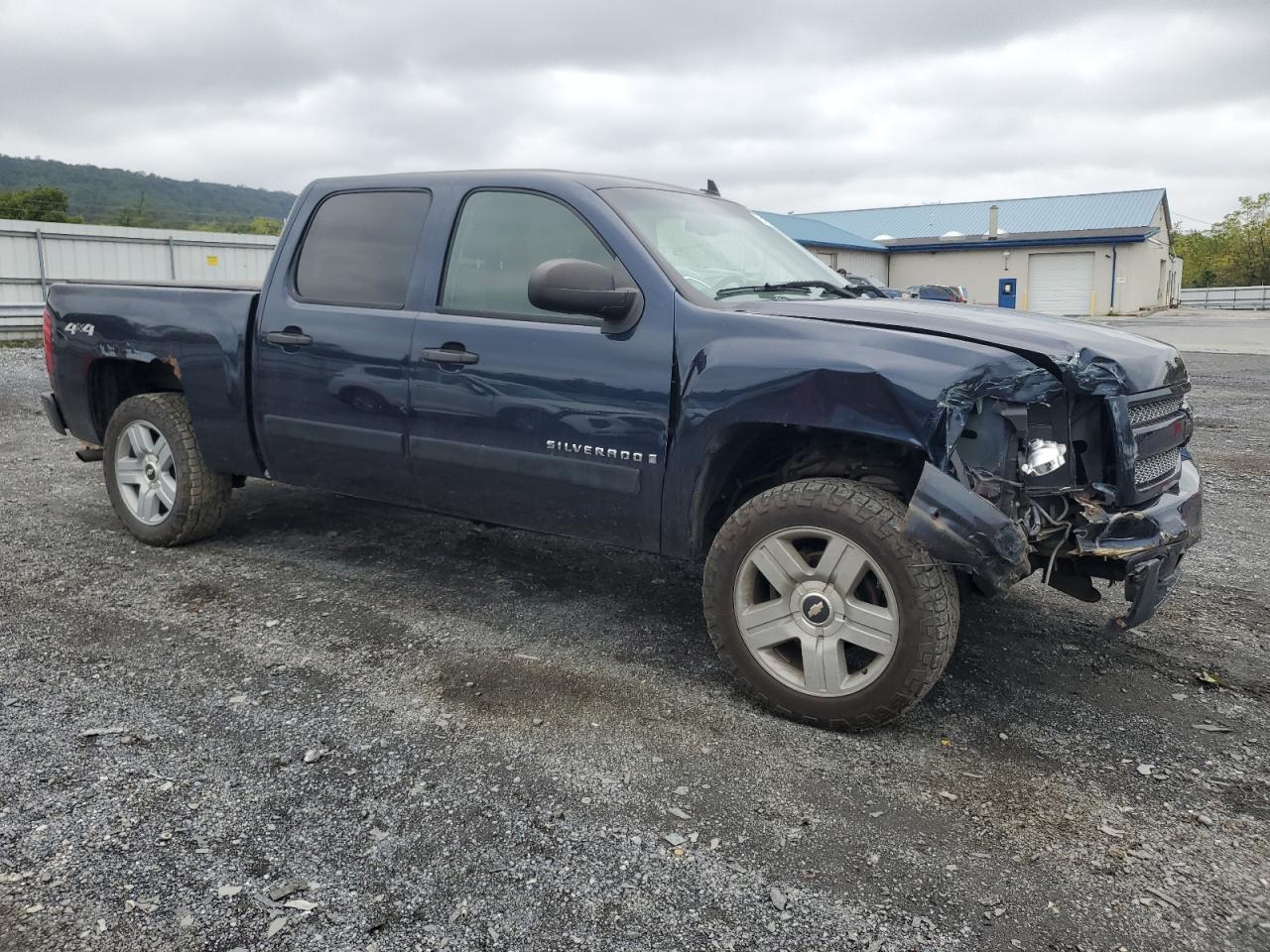 2007 Chevrolet Silverado - Image 4