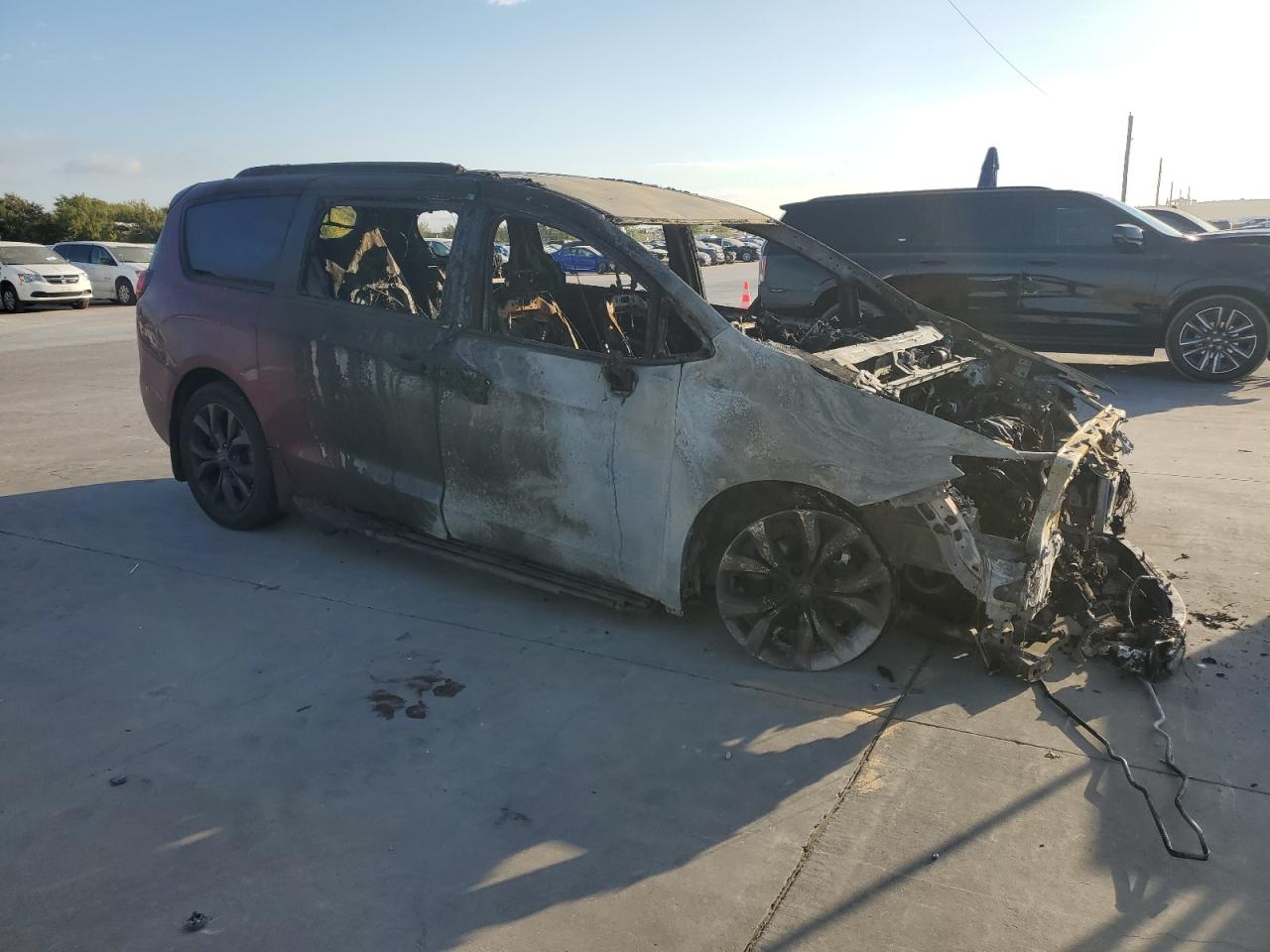2018 Chrysler Pacifica - Image 4