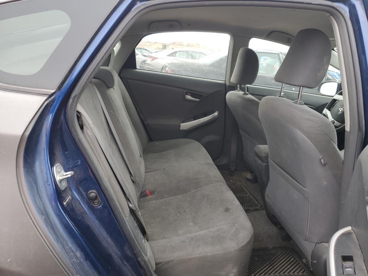 2011 Toyota Prius - Image 10