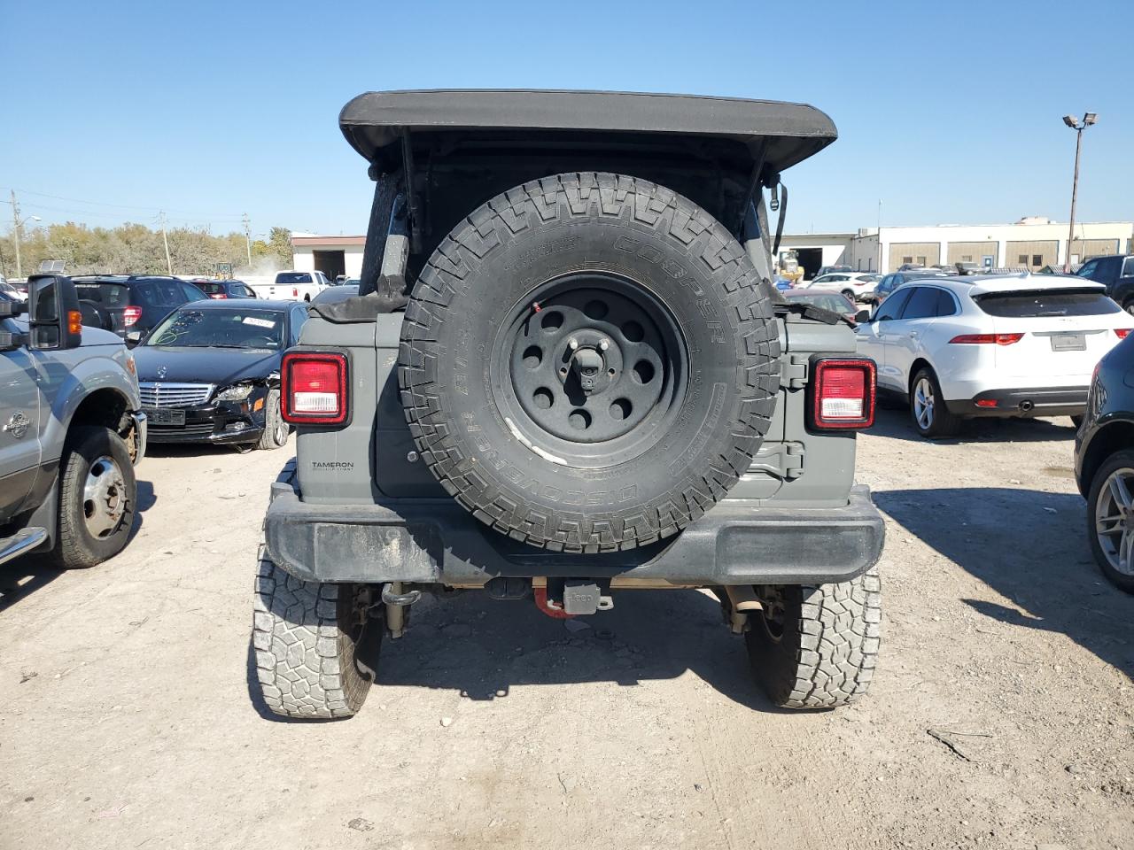 2018 Jeep Wrangler Unlimited Sport VIN: 1C4HJXDN9JW207595 Lot: 76333274