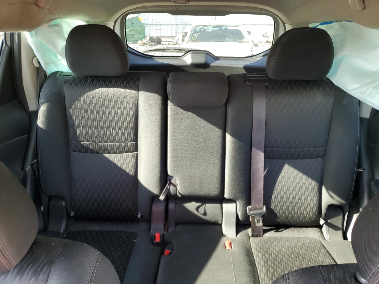 2018 Nissan Rogue - Image 10