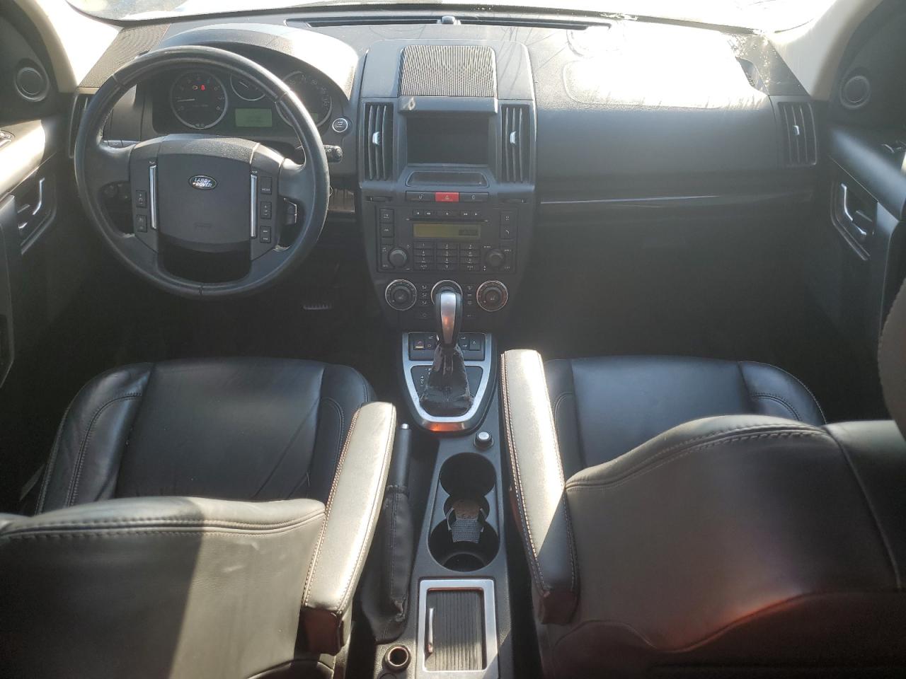 2011 Land Rover LR2 - Image 8