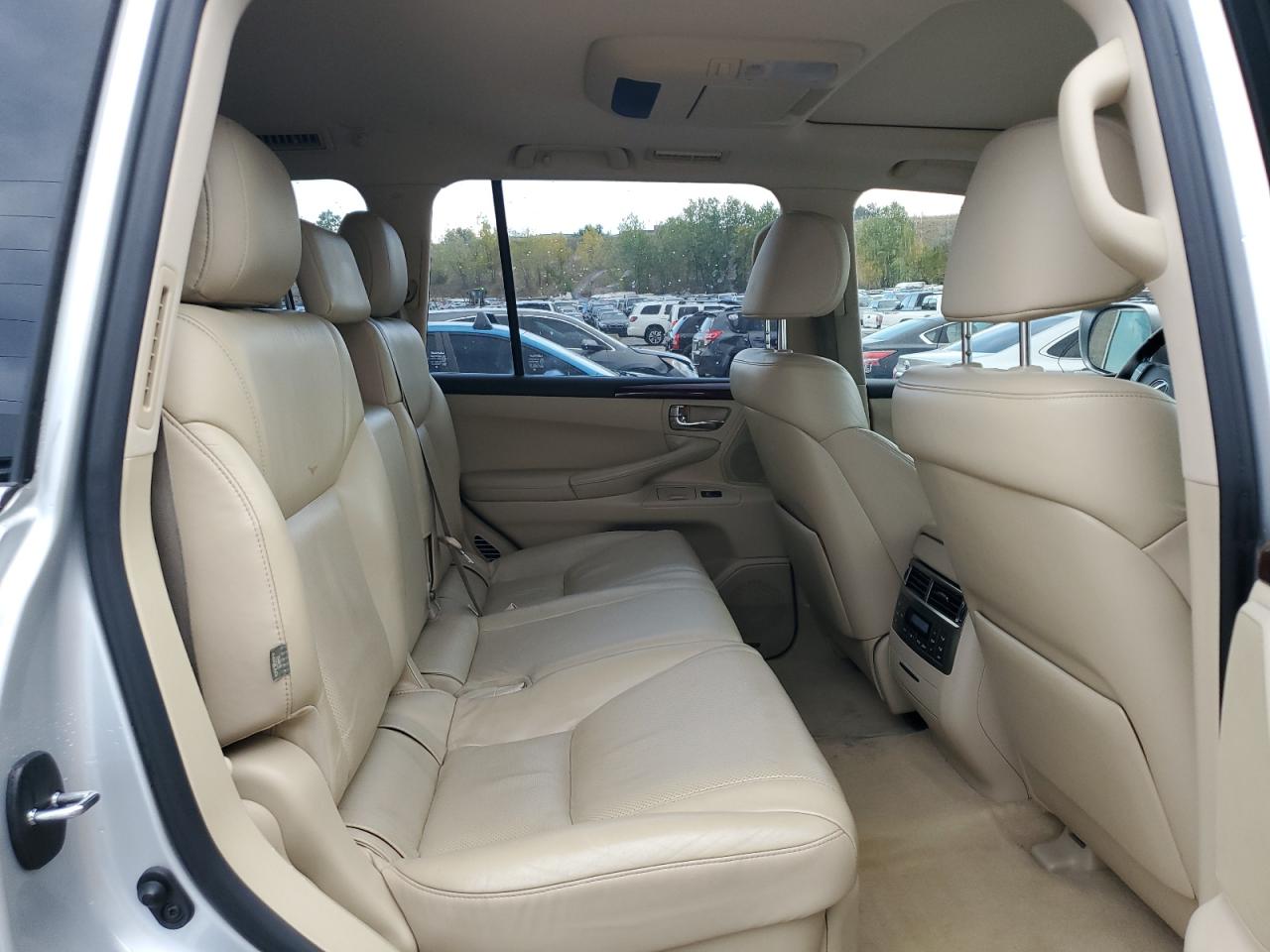 2011 Lexus LX - Image 11