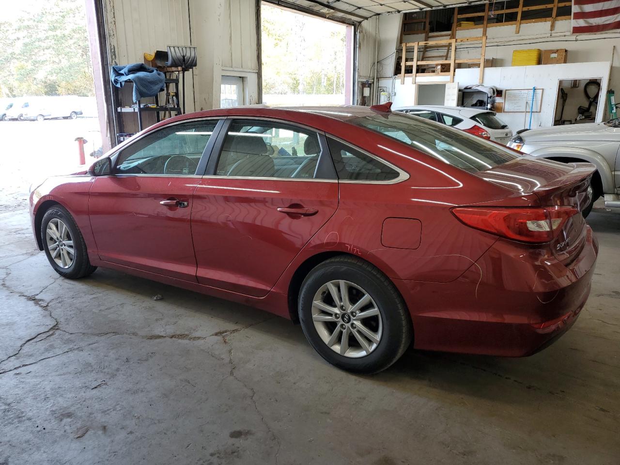 2016 Hyundai Sonata - Image 2