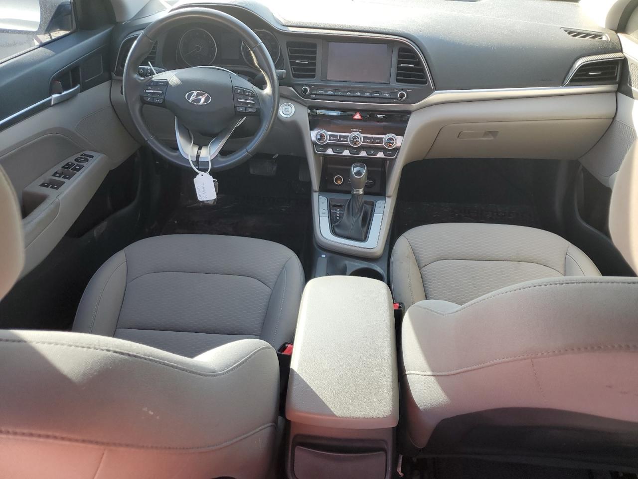 2019 Hyundai Elantra - Image 8