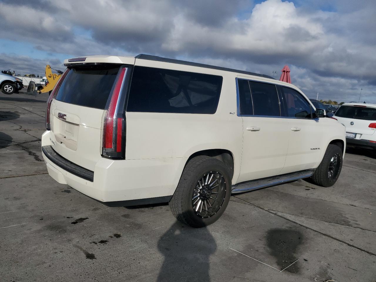 2015 GMC Yukon - Image 3