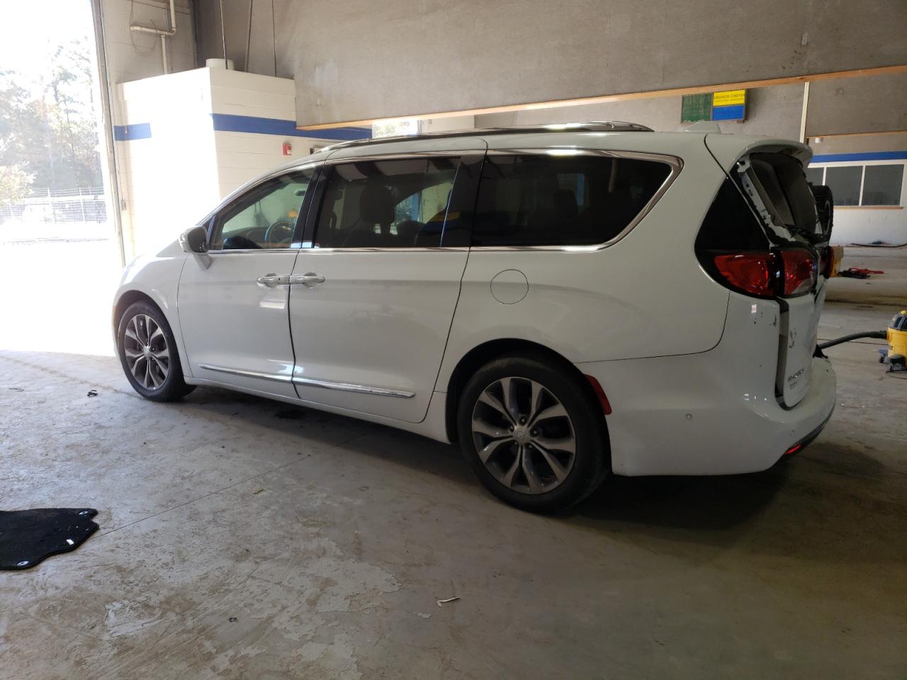 2020 Chrysler Pacifica - Image 2