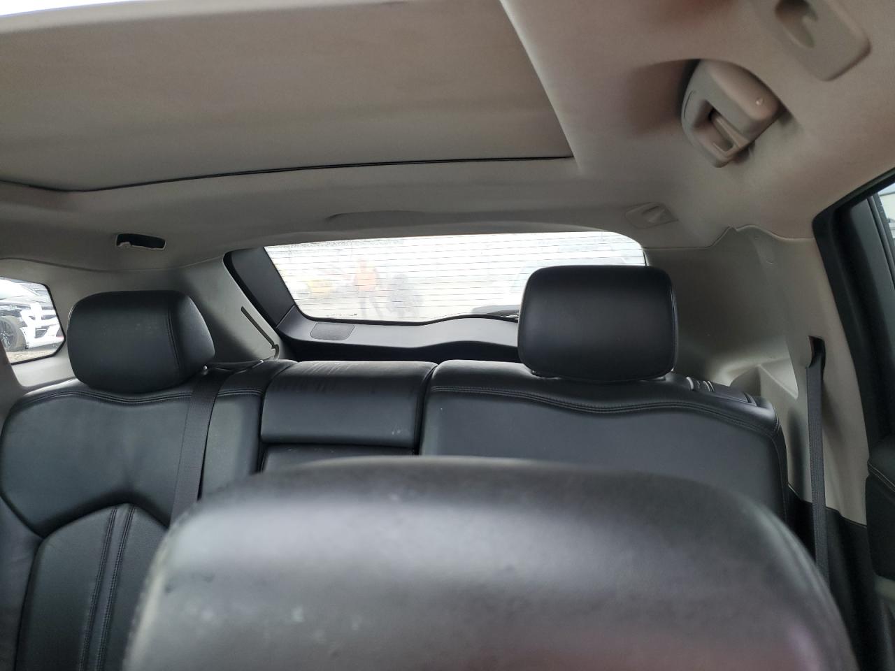 2010 Cadillac SRX - Image 10