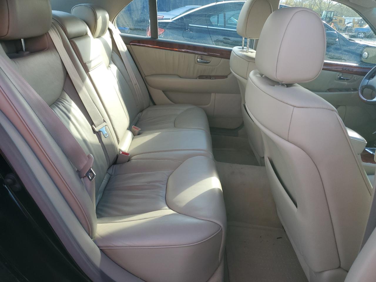 2001 Lexus LS - Image 10
