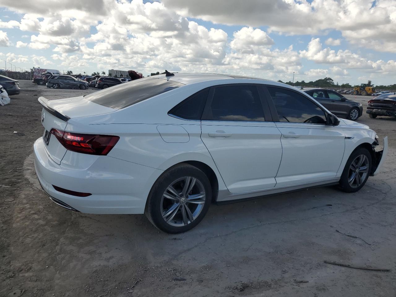 2020 Volkswagen Jetta - Image 3