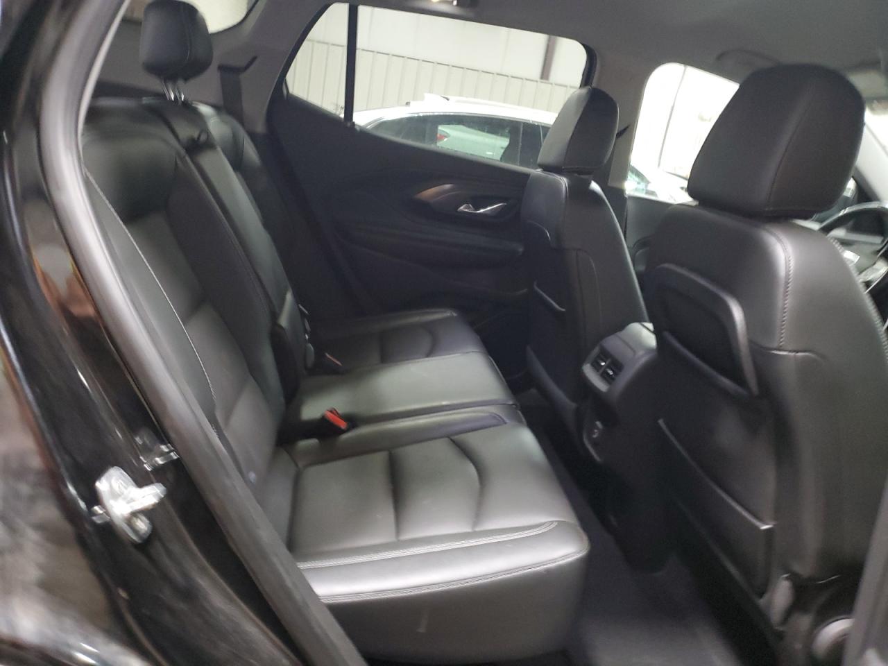 2022 GMC Terrain - Image 11