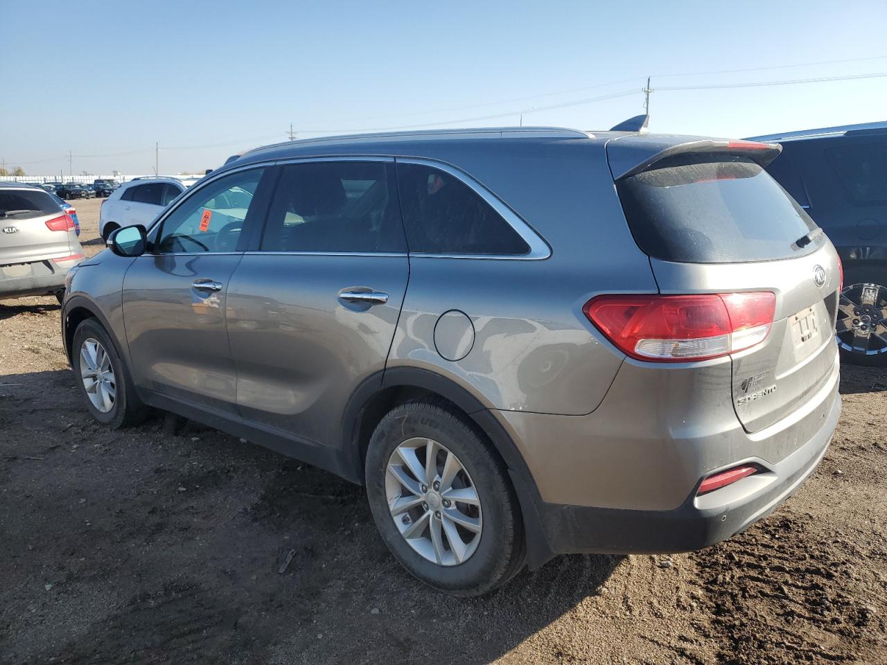 5XYPG4A34HG251104 2017 KIA SORENTO - Image 2