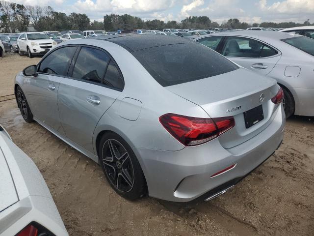  MERCEDES-BENZ A-CLASS 2019 Сріблястий