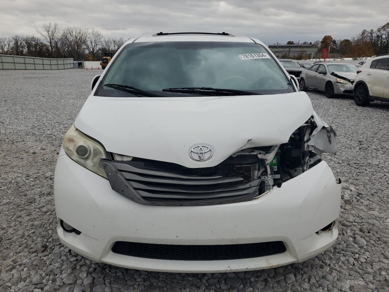 2012 Toyota Sienna - Image 5
