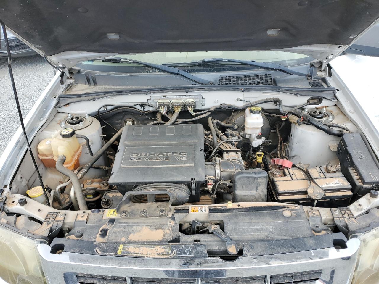2010 Ford Escape - Image 11