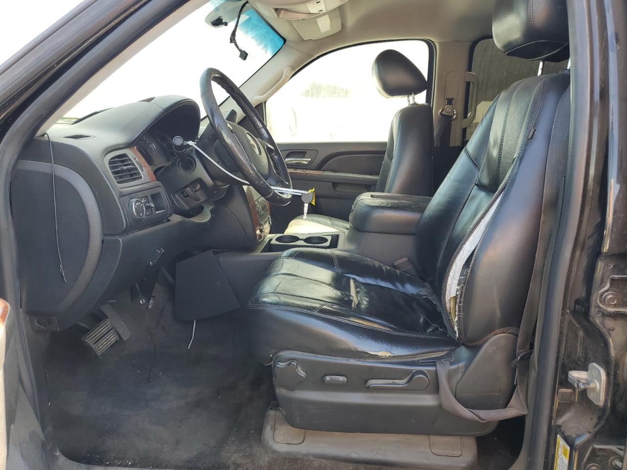 2010 Chevrolet Suburban C1500 Lt VIN: 1GNUCJE03AR250327 Lot: 73121334
