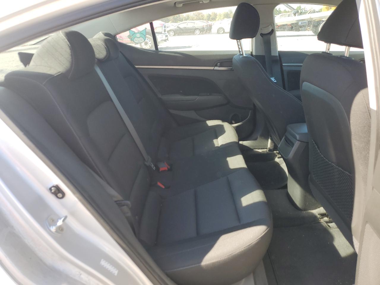 2018 Hyundai Elantra - Image 10