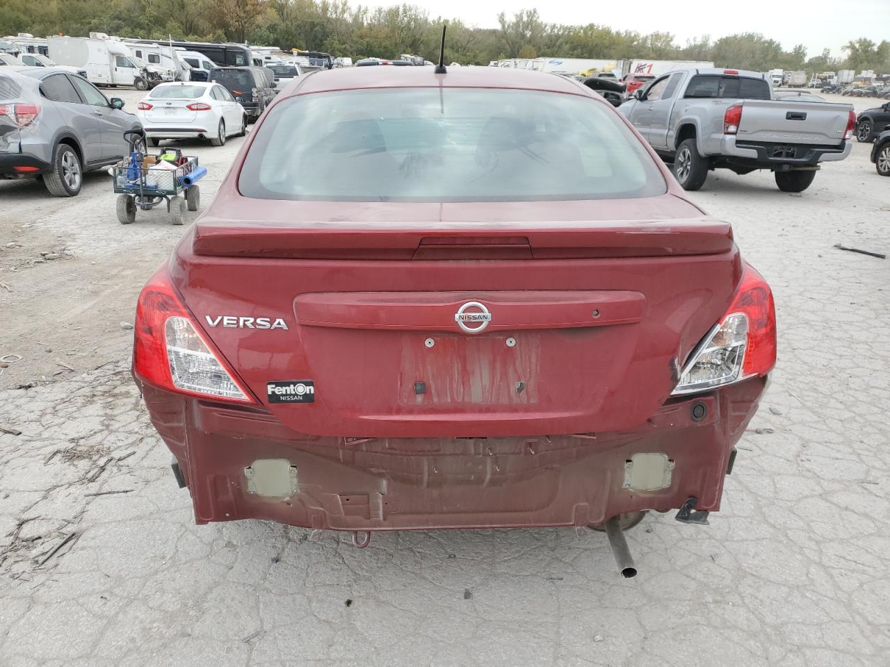 2018 Nissan Versa S VIN: 3N1CN7AP8JL810082 Lot: 75847804