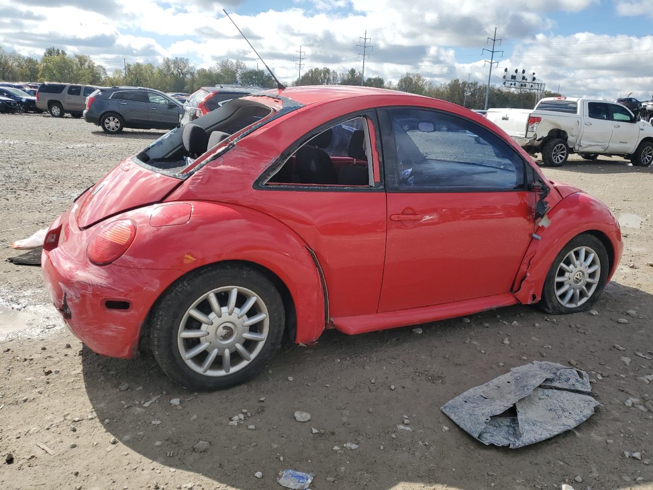 2004 Volkswagen Beetle - Image 3