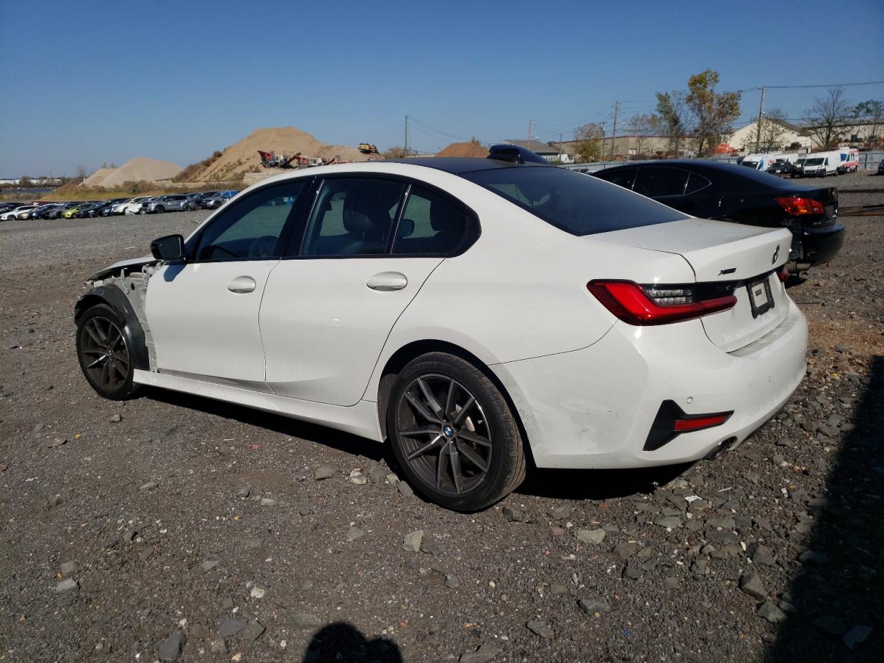 3MW5R7J53K8B03336 2019 BMW 3 SERIES - Image 2