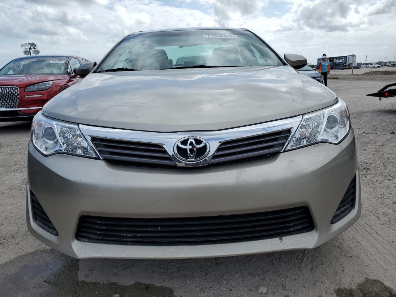 2014 Toyota Camry - Image 5