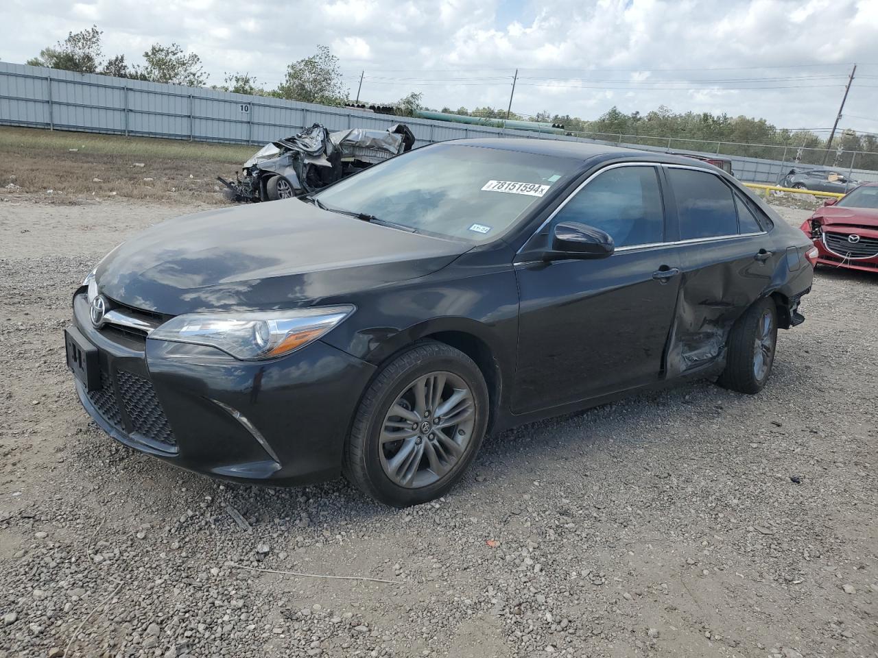 VIN 4T1BF1FK4HU364802 2017 TOYOTA CAMRY no.1