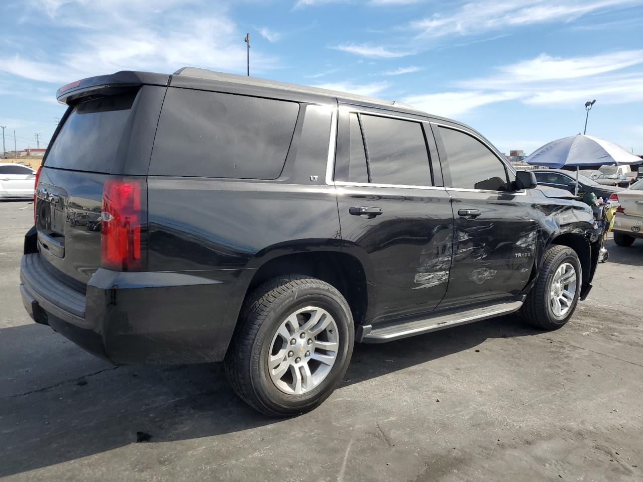 VIN 1GNSCBKC4JR378538 2018 CHEVROLET TAHOE no.3