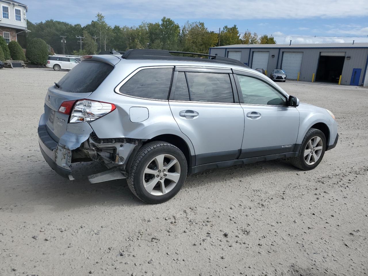2014 Subaru Outback - Image 3