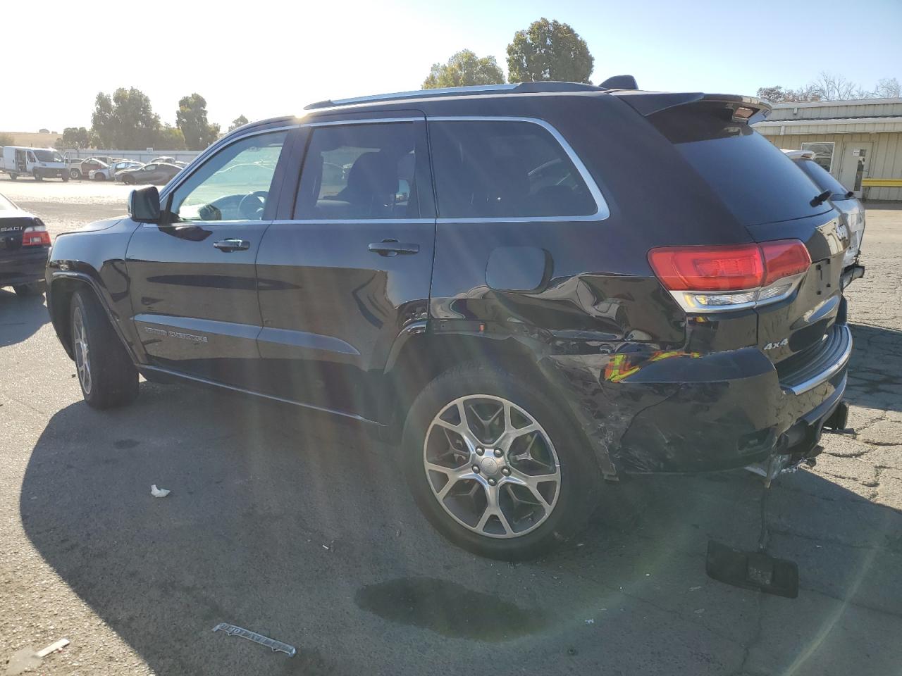 2018 Jeep Grand Cherokee - Image 2