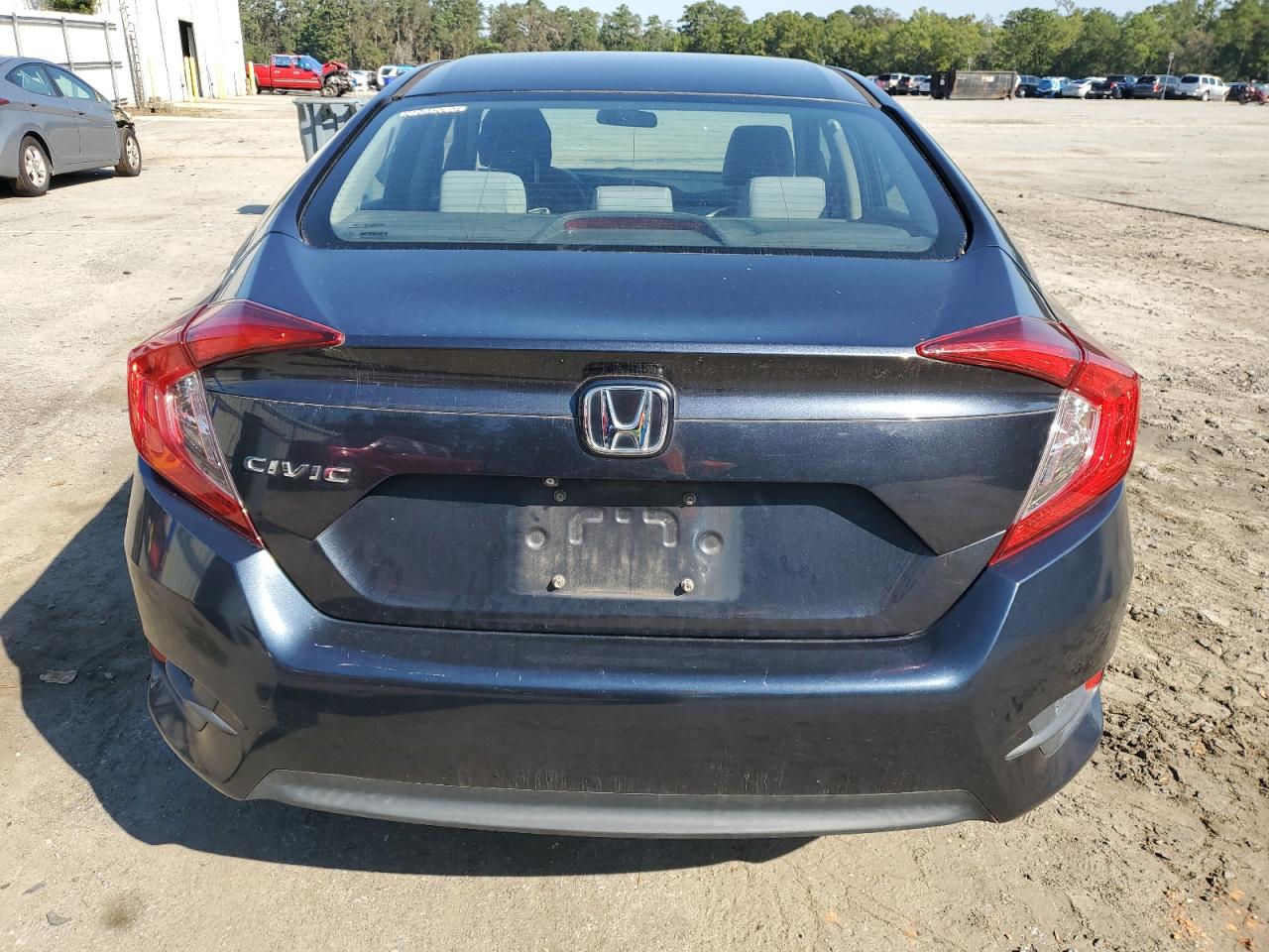 2HGFC2F55HH523376 2017 Honda Civic Lx