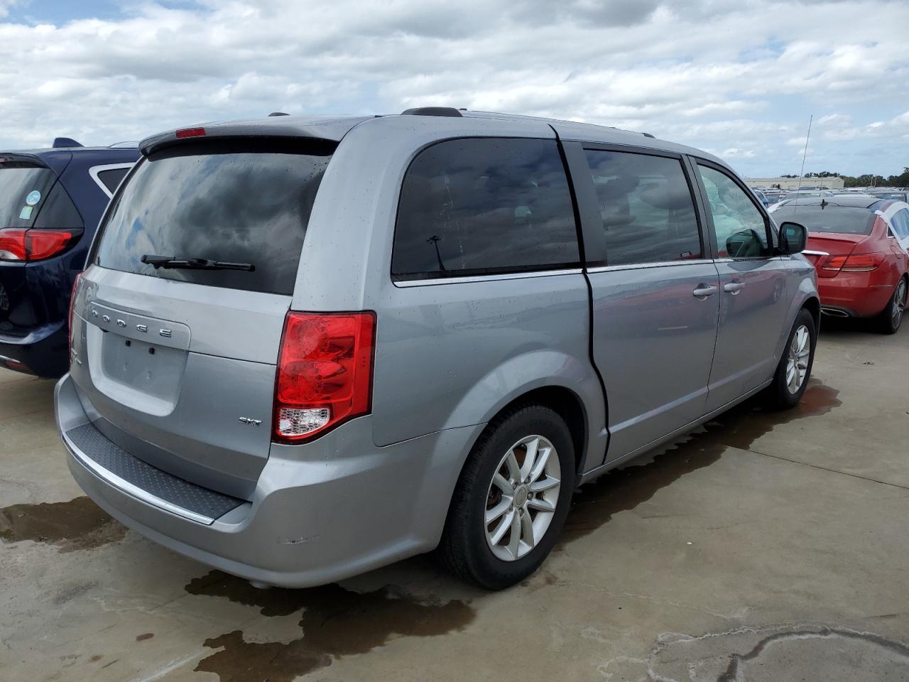 2020 Dodge Caravan - Image 3