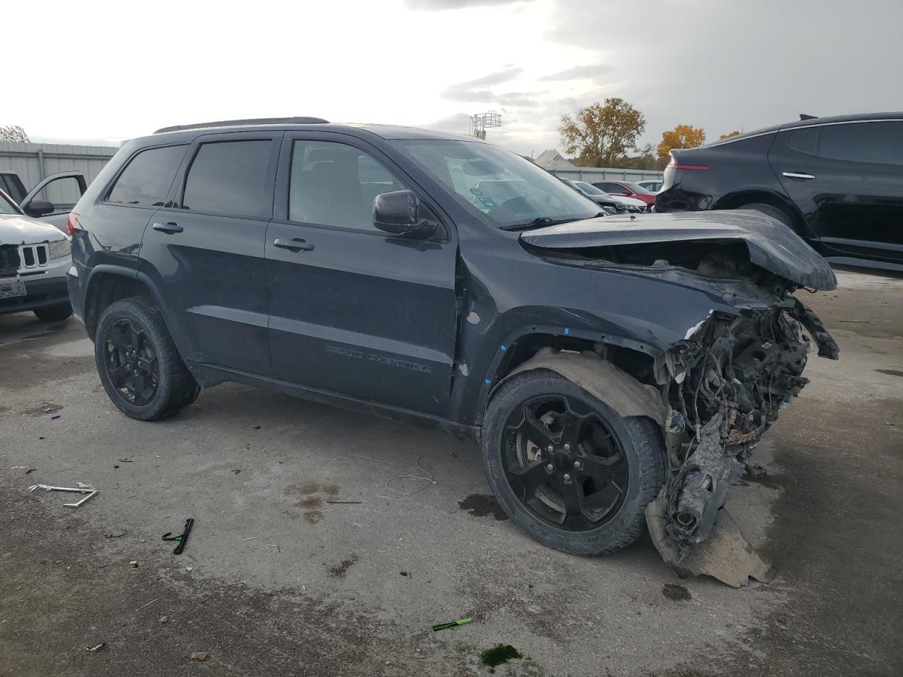 2018 Jeep Grand Cherokee - Image 4
