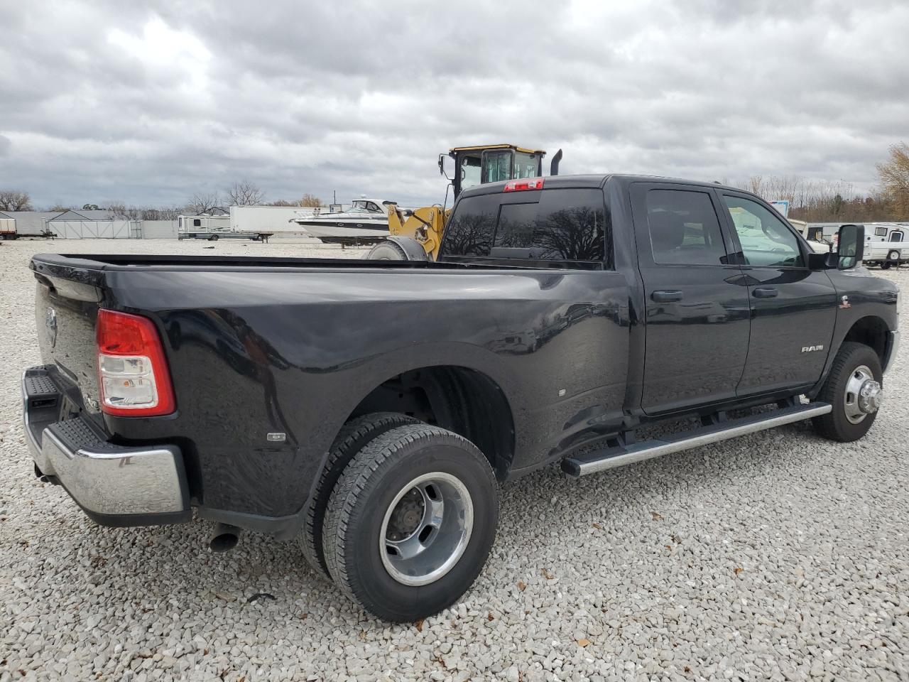 2022 RAM 3500 - Image 3