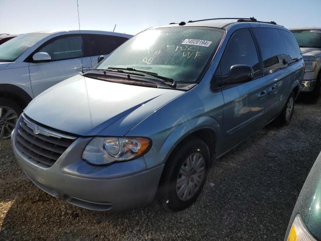 2005 Chrysler Town & Country Lx