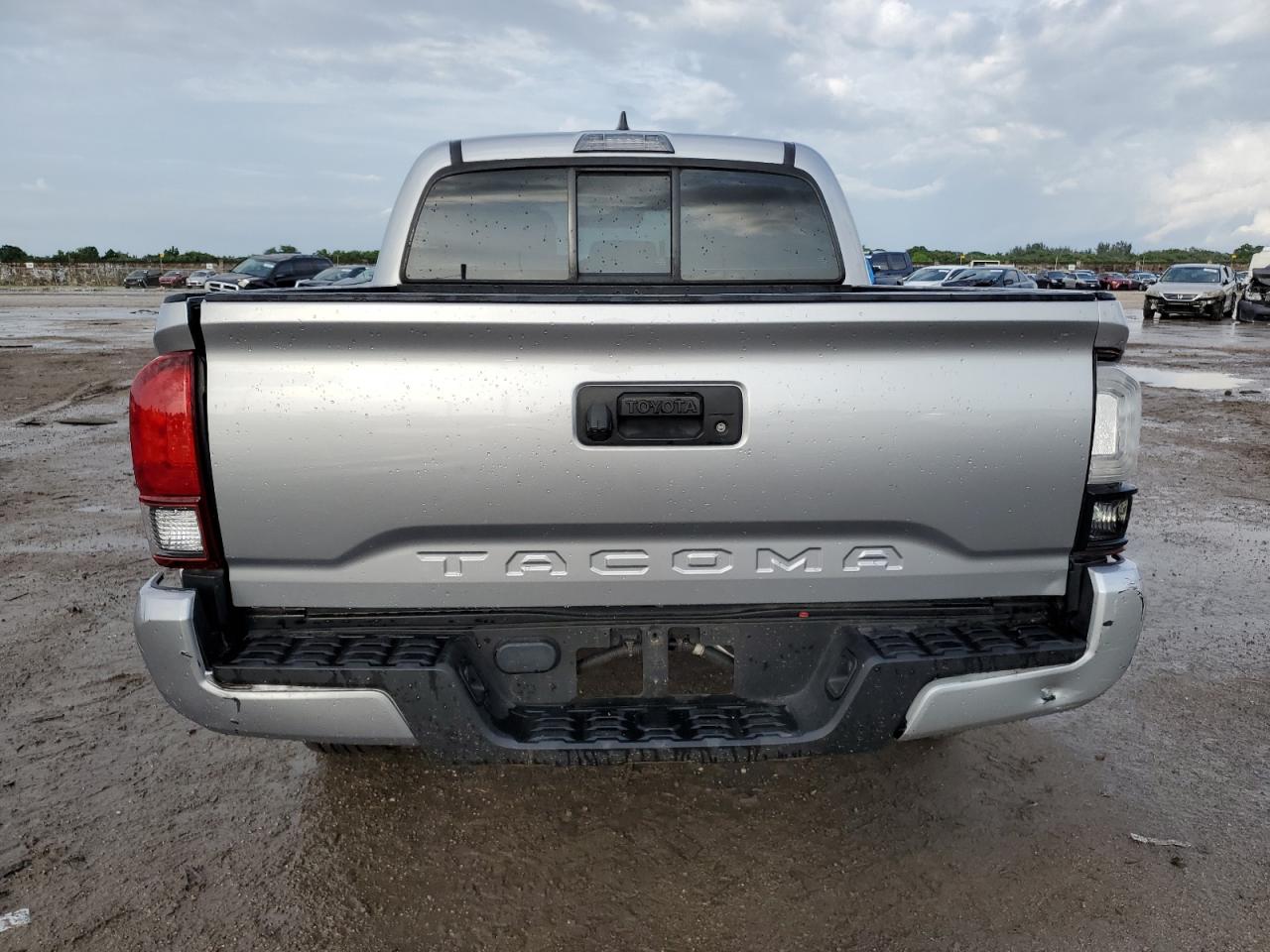 5TFAX5GNXJX128995 2018 Toyota Tacoma Double Cab