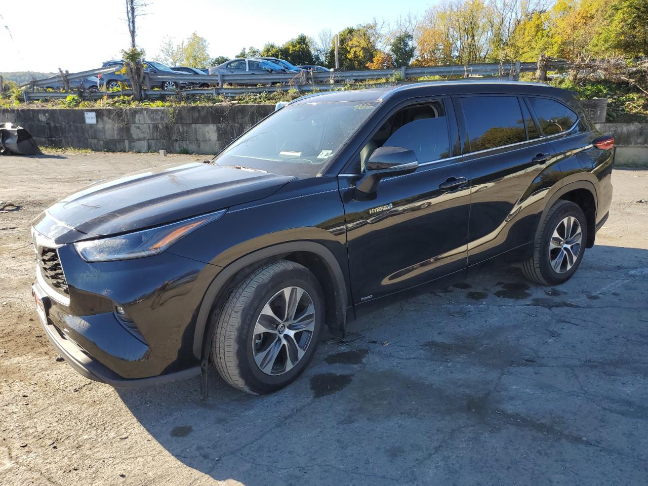 2021 Toyota Highlander - Image 1