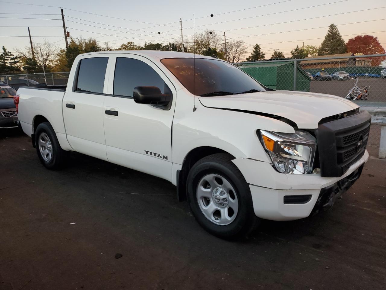 2021 Nissan Titan - Image 4