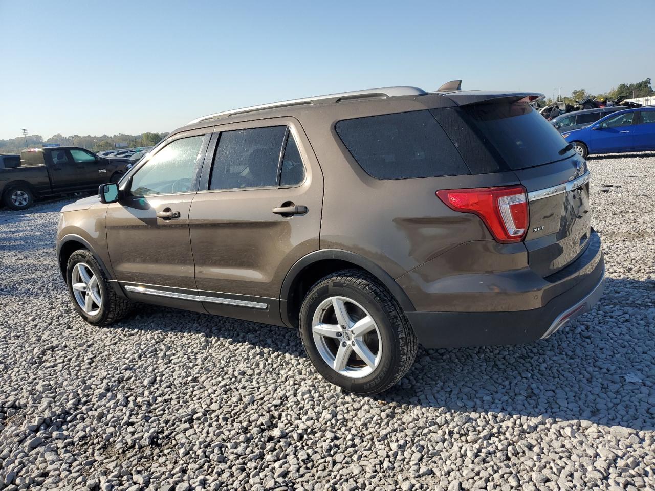 2016 Ford Explorer - Image 2