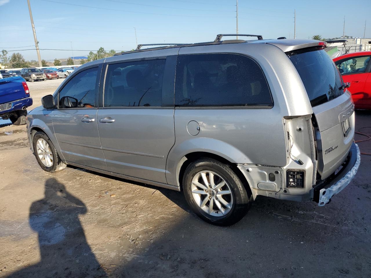 2016 Dodge Caravan - Image 2