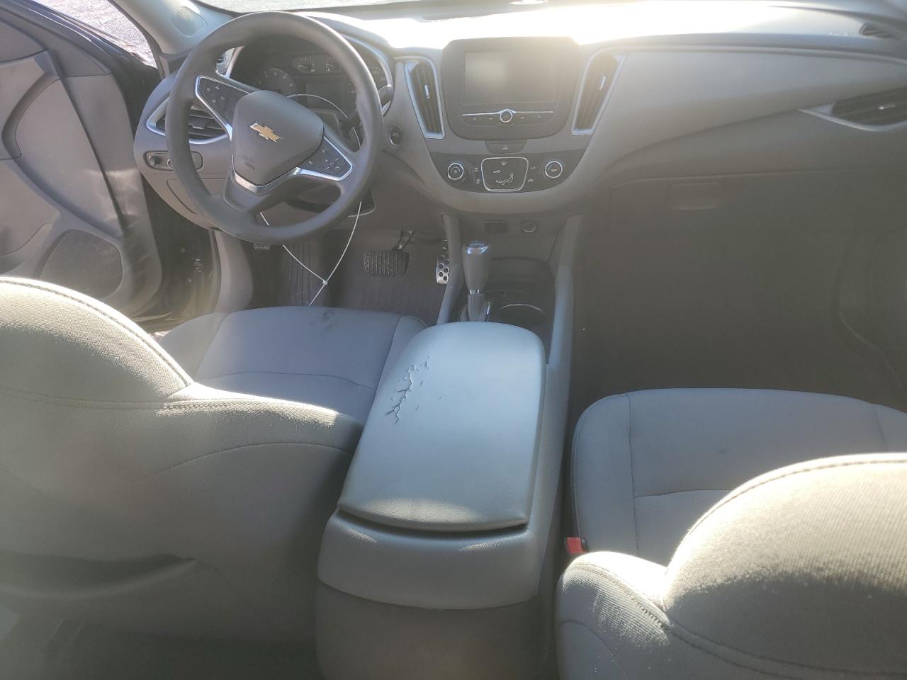 2016 Chevrolet Malibu - Image 8