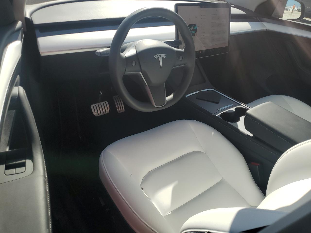 2023 Tesla Model Y VIN: 7SAYGDEF5PF915038 Lot: 76548664