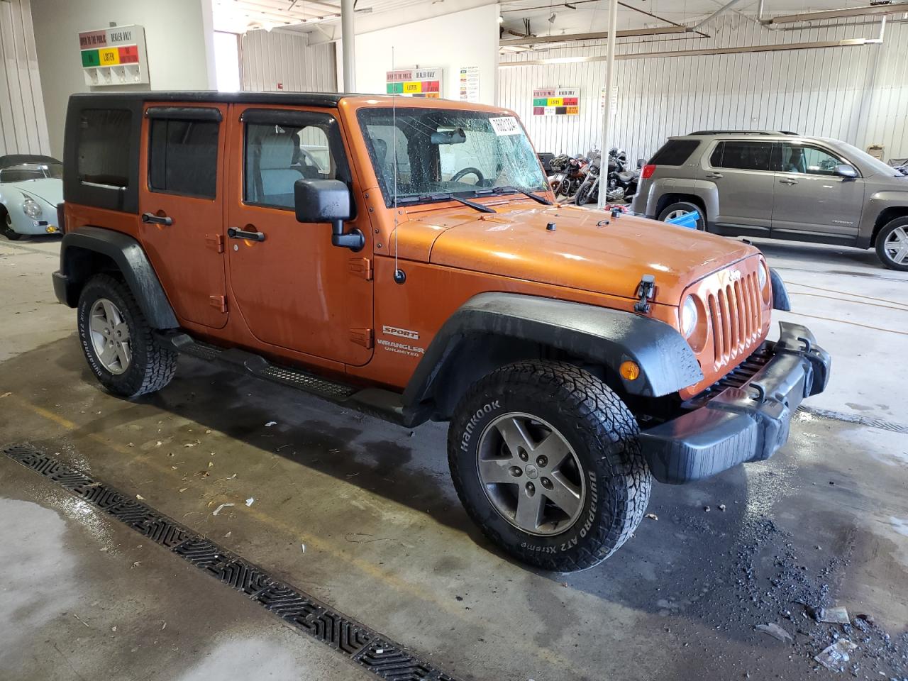 2010 Jeep Wrangler Unlimited Sport VIN: 1J4BA3H16AL198727 Lot: 76821334